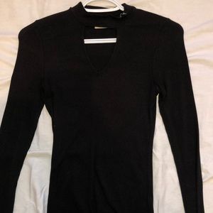 Mock Neck Key Hole Top